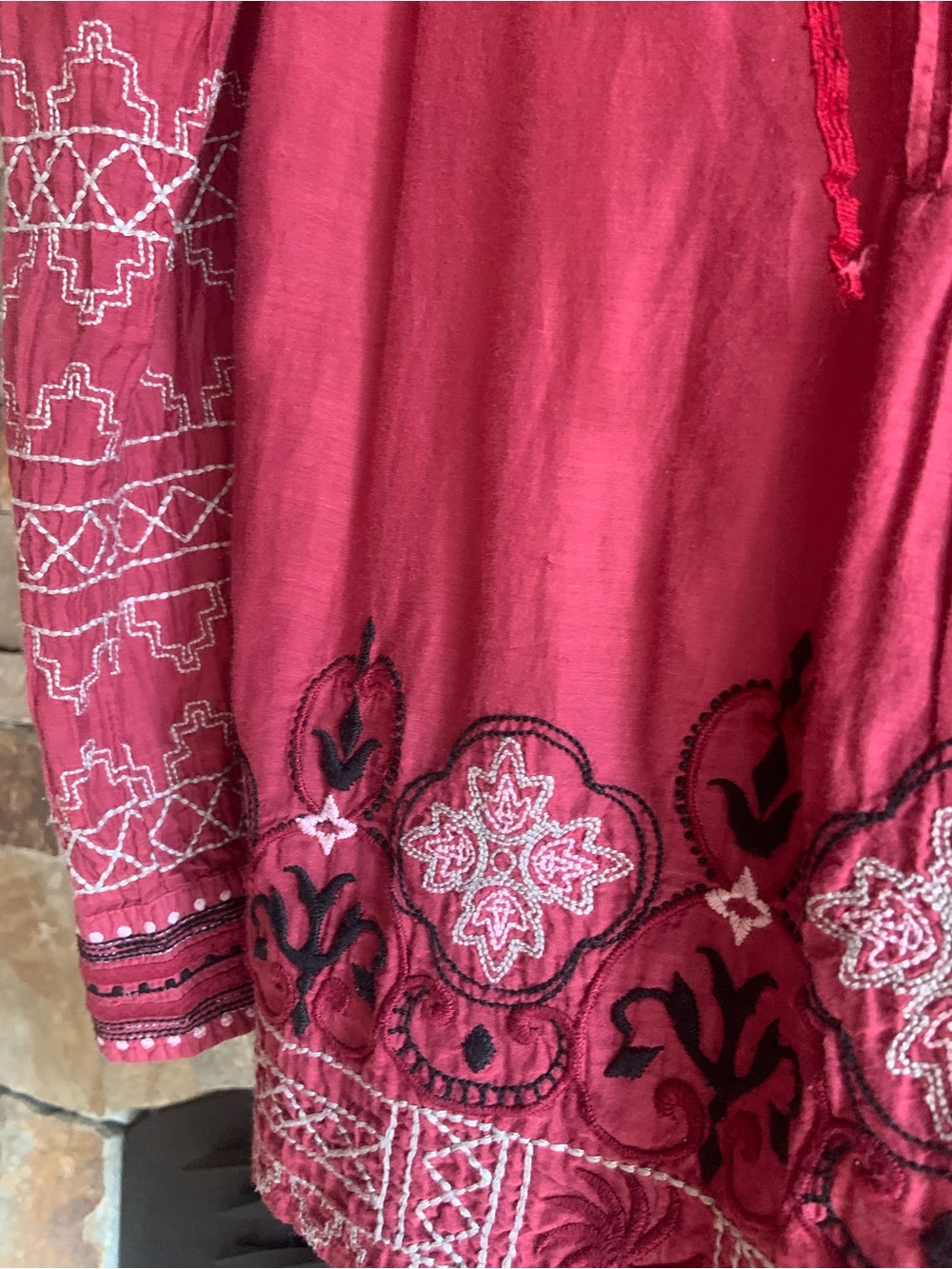 3J Workshop Johnny Was * Beautiful Maroon Embroidered Blouse - Picture 9 of 14